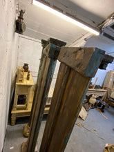 Load image into Gallery viewer, WOODEN PILLAR SET AH102