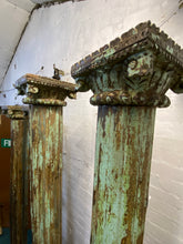 Load image into Gallery viewer, WOODEN PILLAR SET AH102