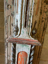 Load image into Gallery viewer, WOODEN PILLAR