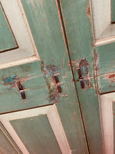 Load image into Gallery viewer, WOODEN DOOR MA17
