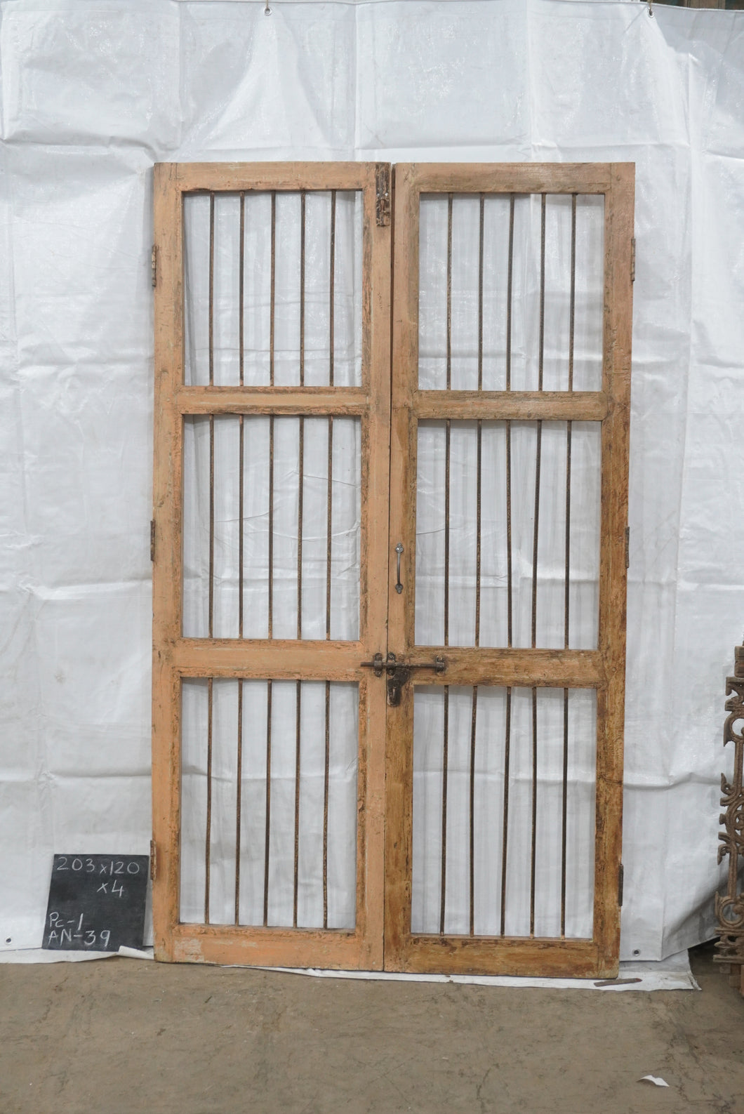 WOODEN JAALI DOOR AN39