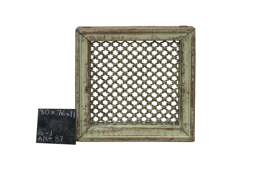 WOODEN WINDOW AN59