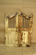 Load image into Gallery viewer, WOODEN DOG GATE AH33
