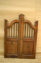 Load image into Gallery viewer, Wooden Dog Gate AH 35
