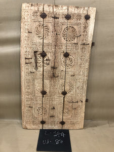 WOODEN BUSTER DOOR AH84