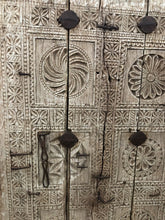 Load image into Gallery viewer, WOODEN BUSTER DOOR AH84

