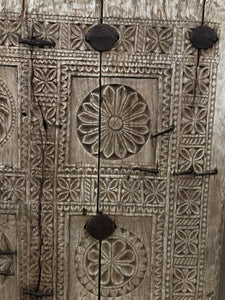 WOODEN BUSTER DOOR AH84