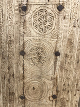 Load image into Gallery viewer, WOODEN BUSTER DOOR AH84

