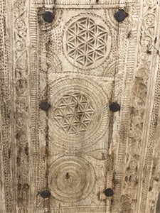 WOODEN BUSTER DOOR AH84