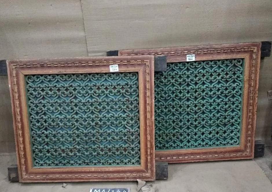 WOODEN WINDOW