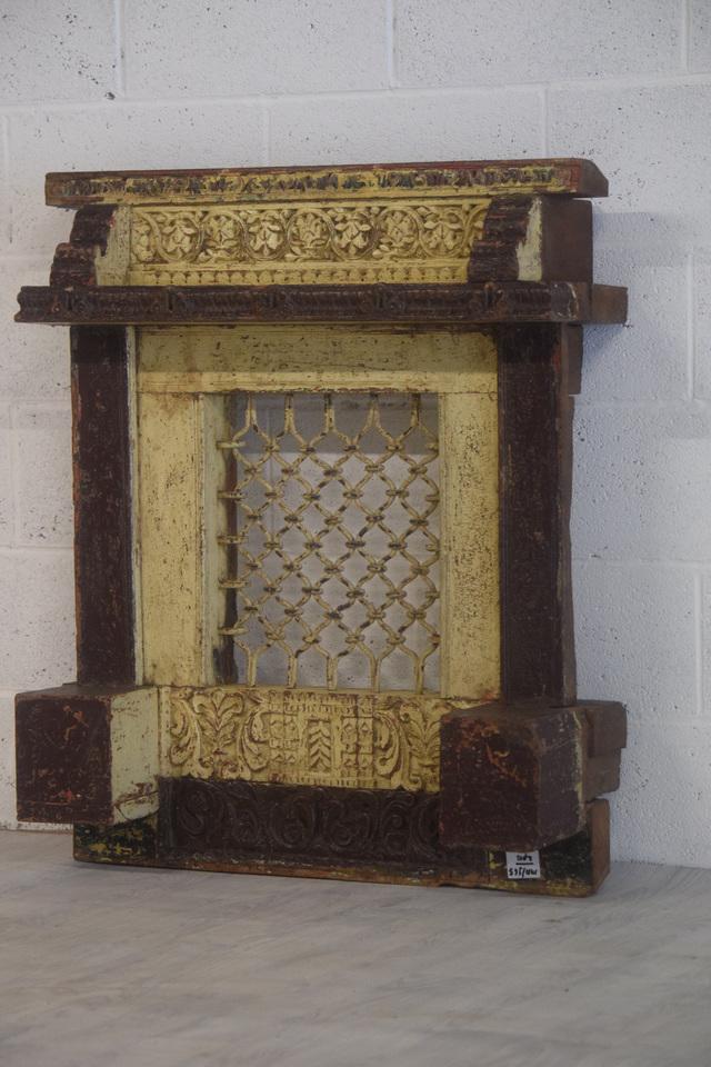 WOODEN WINDOW