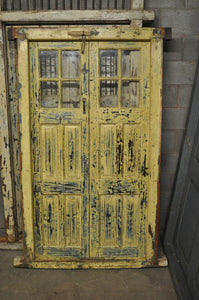 WOODEN DOOR