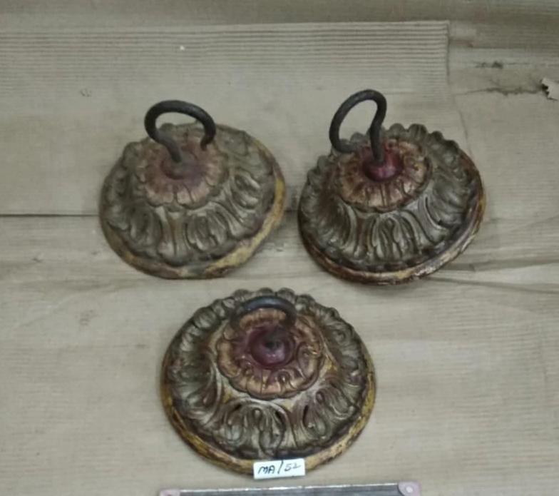 WOODEN CEILING FLOWER