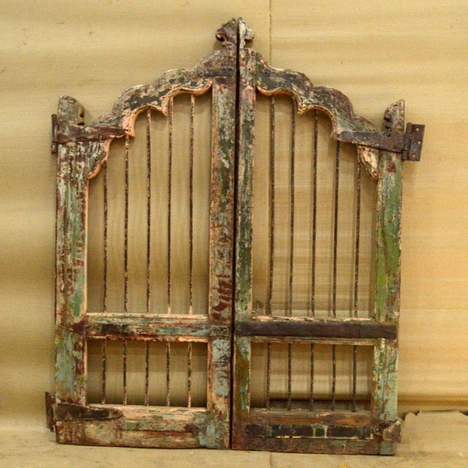 WOODEN DOG GATE AH 39