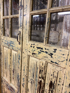 WOODEN DOOR