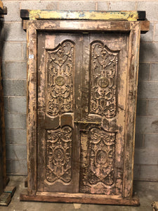WOODEN DOOR