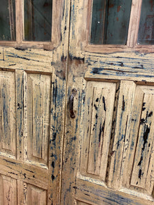 WOODEN DOOR