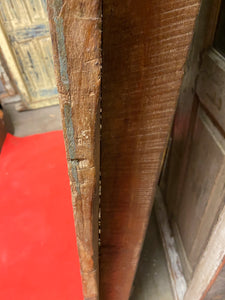WOODEN DOOR