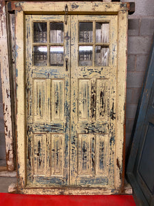 WOODEN DOOR