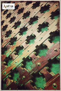 WOODEN DOOR