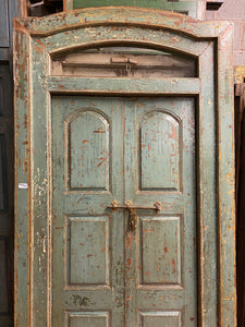 WOODEN DOOR