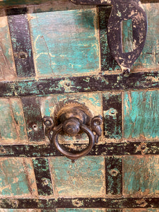 WOODEN DOOR