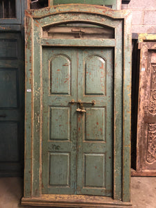 WOODEN DOOR