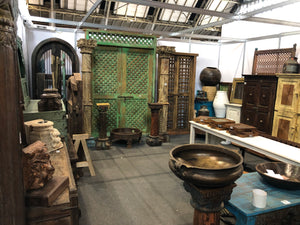 WOODEN DOOR