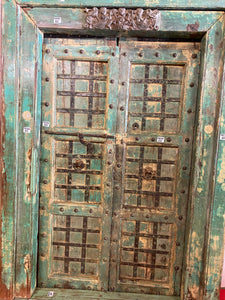 WOODEN DOOR