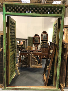 WOODEN DOOR